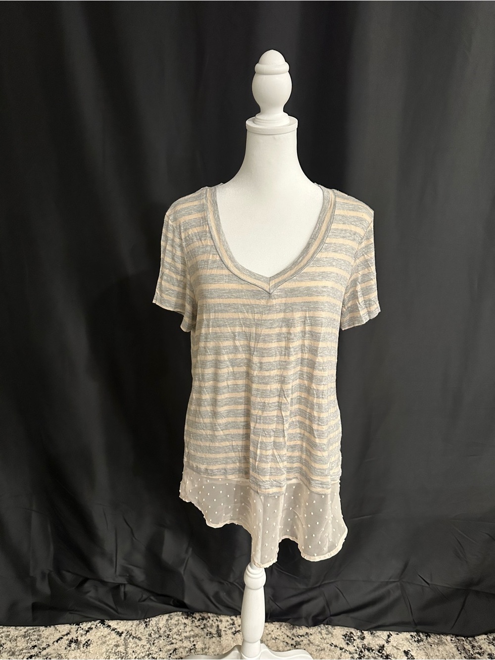 Women’s Striped V-Neck Short Sleeve Top with Sheer Dot Hem - Beige Gray